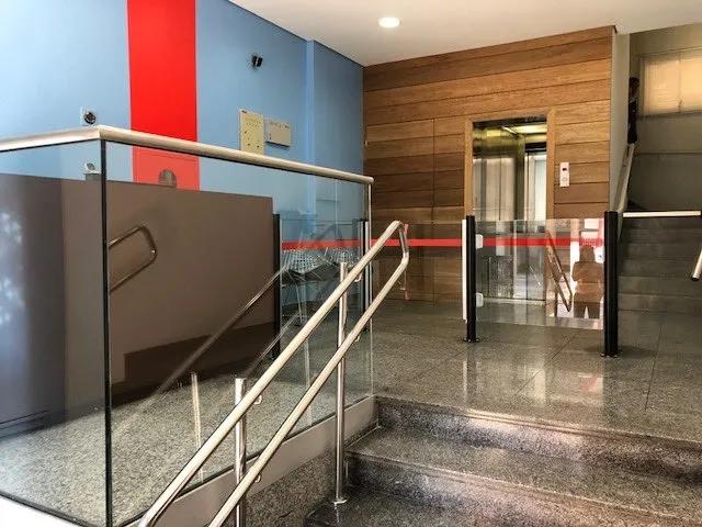 Conjuntos comerciais em frente ao Fórum João Mendes Jr - Liberdade - SP